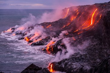 Večerní proplutí kolem sopky Kilauea (Havaj)