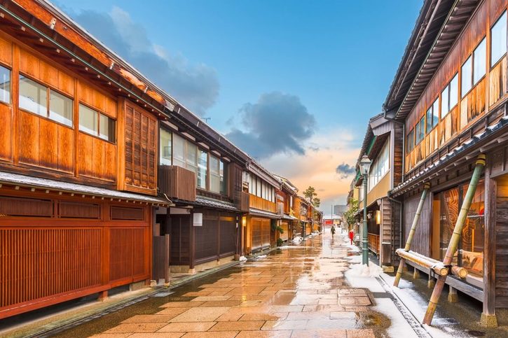 Kanazawa - Tichá pouliční scéna z čtvrti Higashichaya.