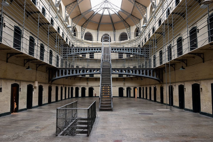Dublin - Sál v Kilmainham Gaol 
