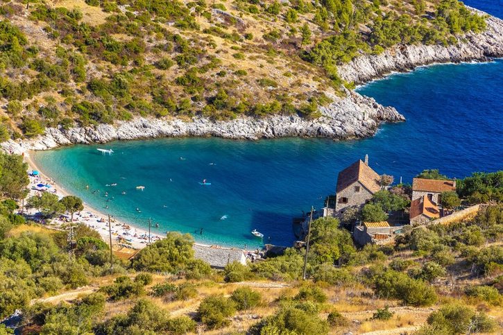 Hvar - Pláž a zátoka Dubovica