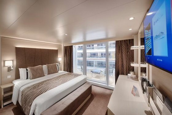 Kajuta Deluxe s balkonem s výhledem na promenádu - MSC World Atlantic